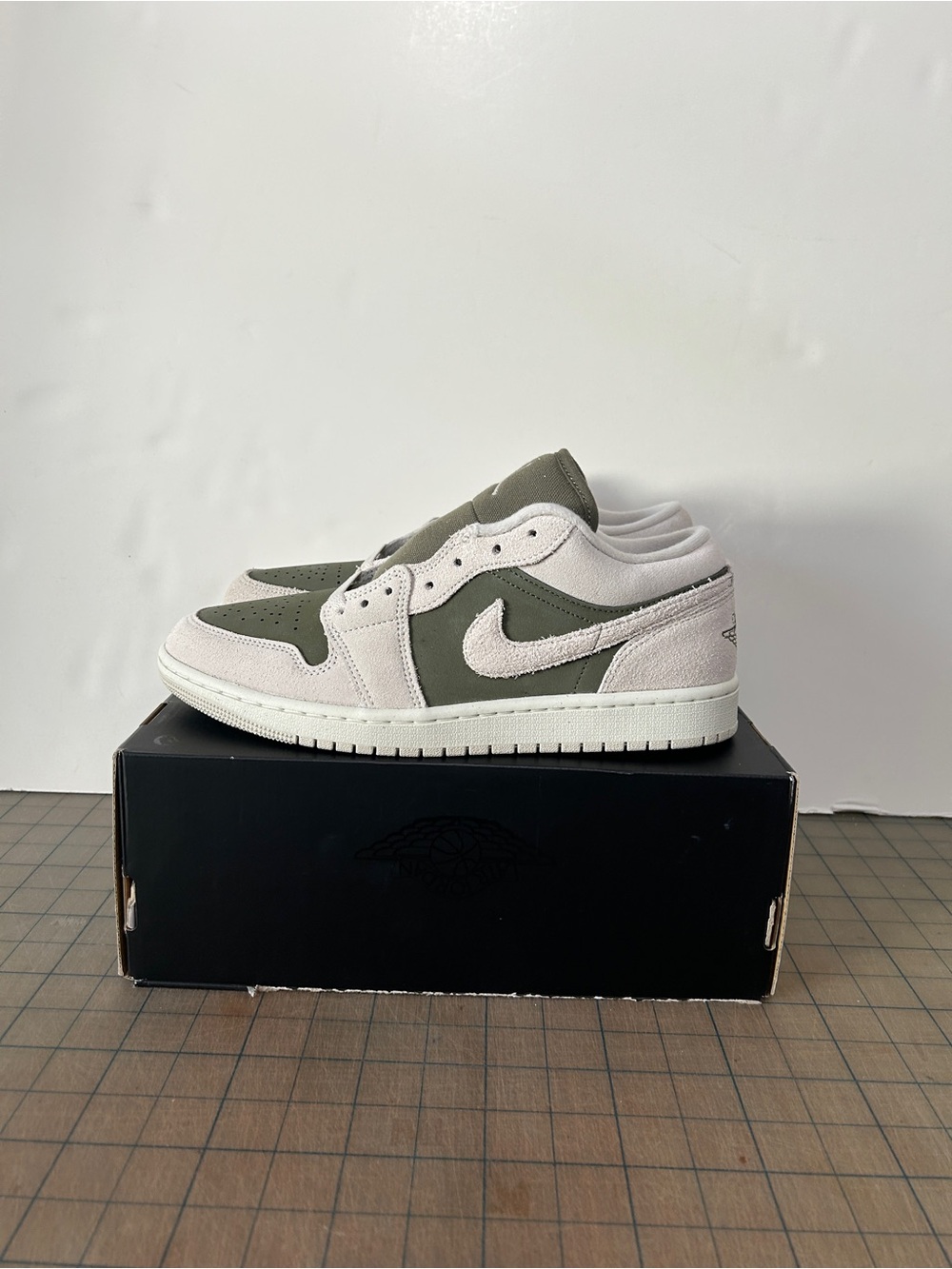 Air Jordan 1 Low ‘Medium Olive’